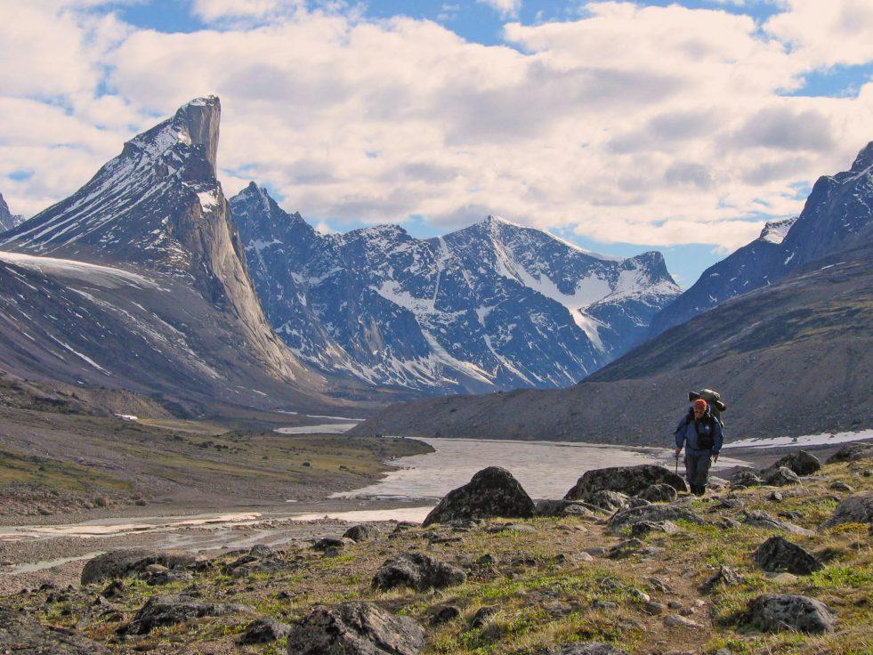 La vallée Akshayuk dans le parc national Auyuittuq au Nunavut