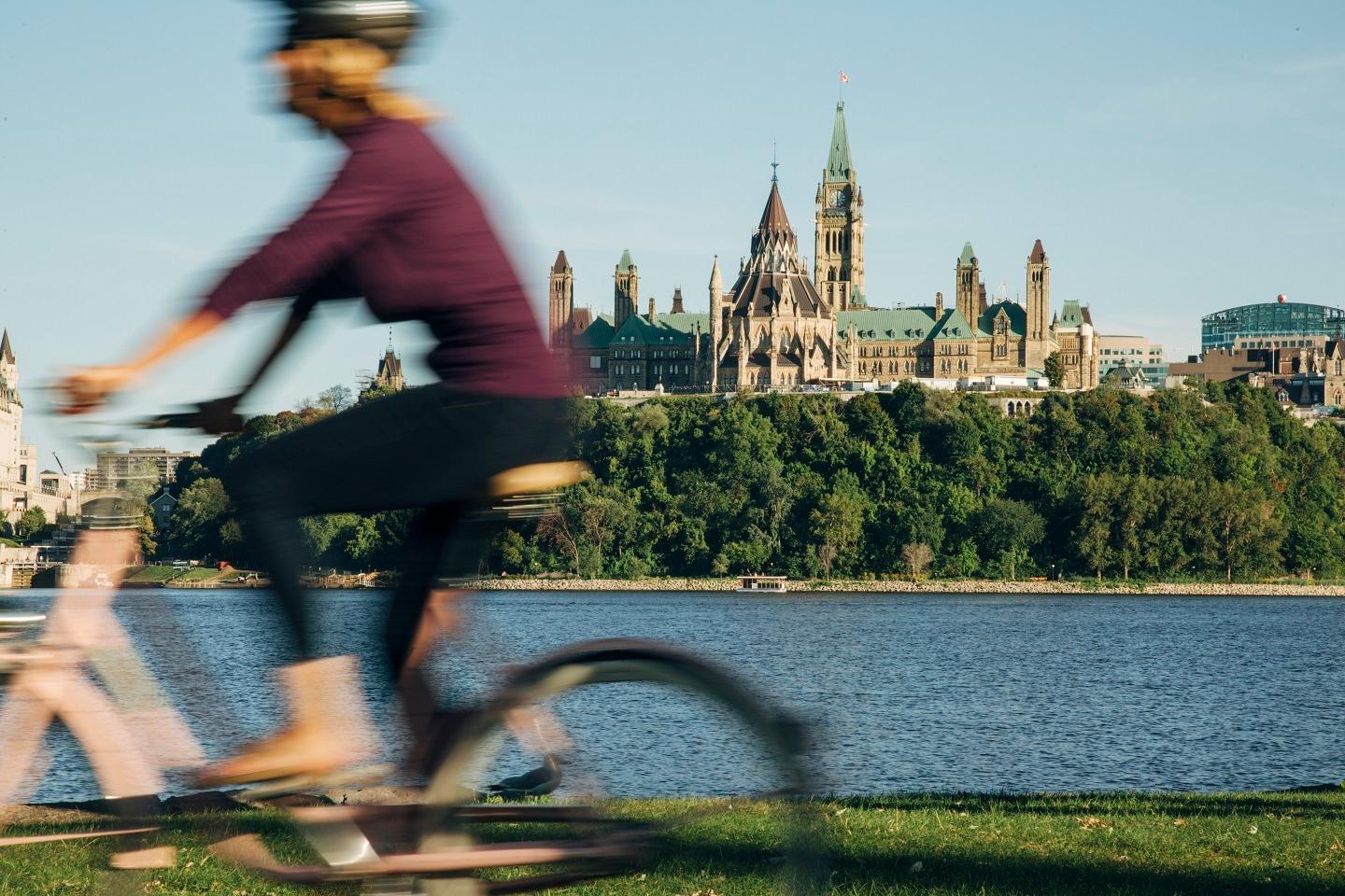 À vélo le long de la rivière des Outaouais