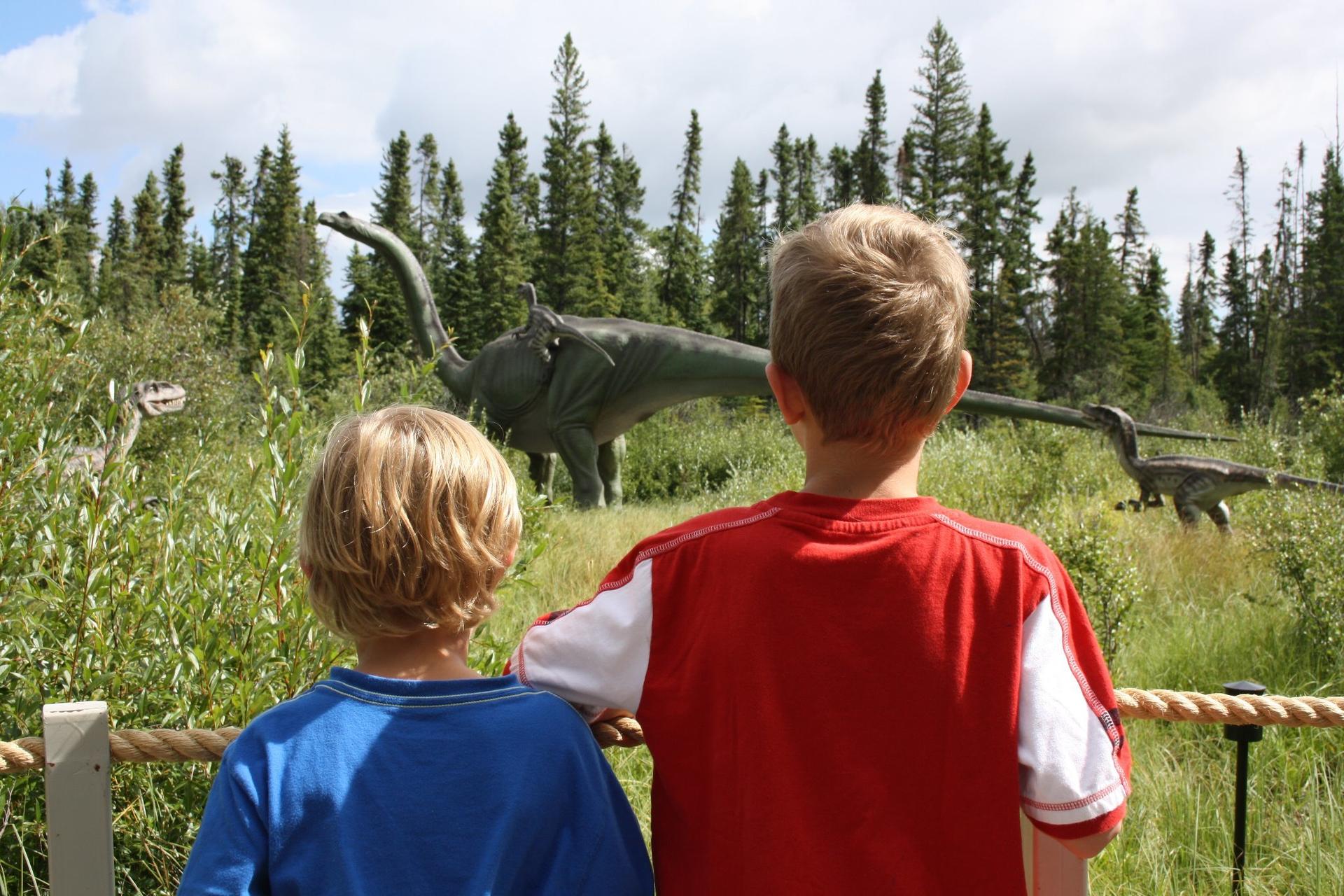Le parc de dinosaures Jurassic Forest près d’Edmonton