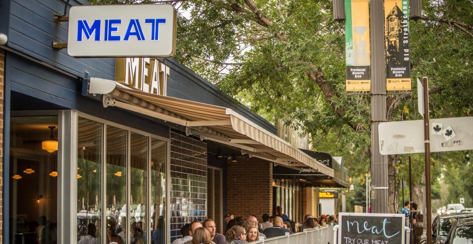 Le MEAT, à Old Strathcona, qui sert une cuisine sur barbecue typique du Sud des États-Unis – Photo : Edmonton Economic Development Corporation