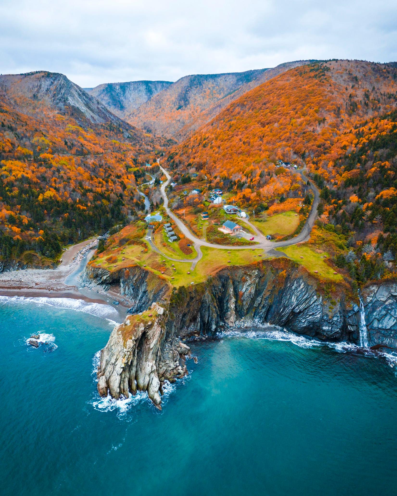 The Dempster Highway in fall